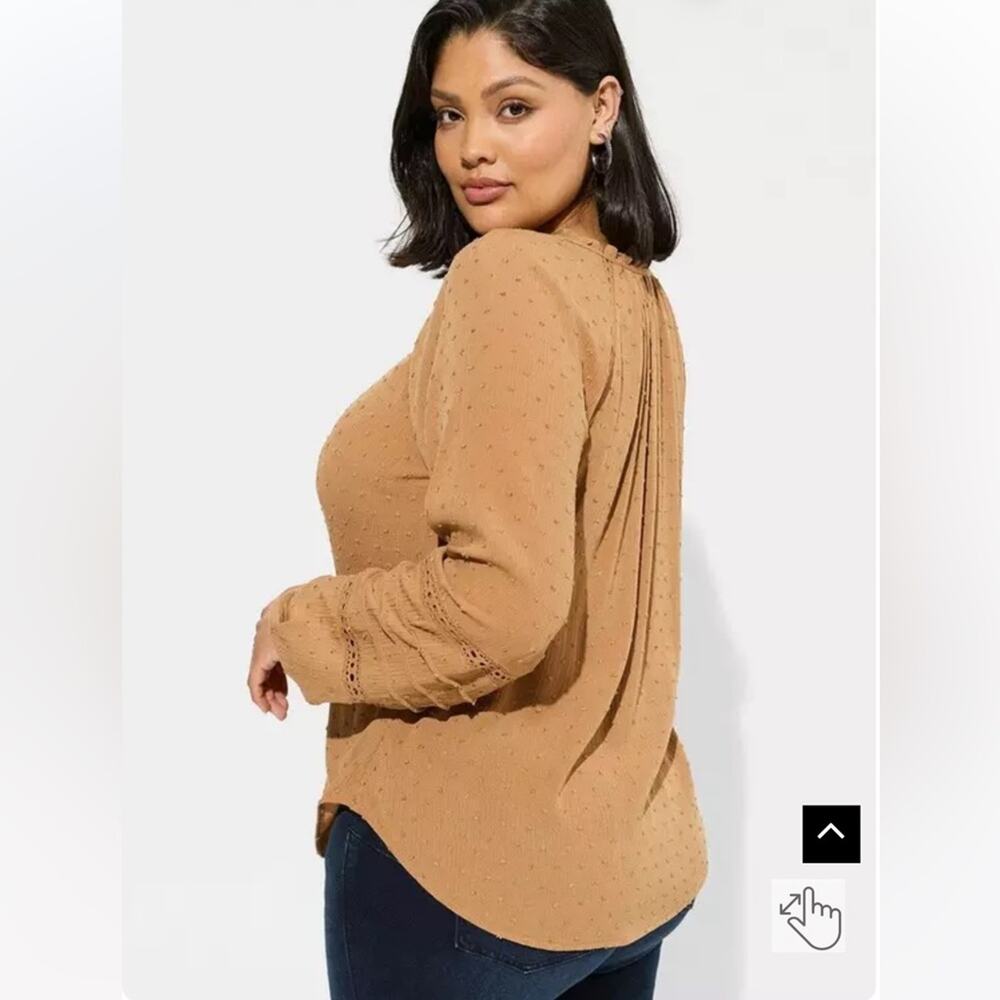 Torrid Washable Gauze Lace Inset Top, size 4/4x - Picture 9 of 11